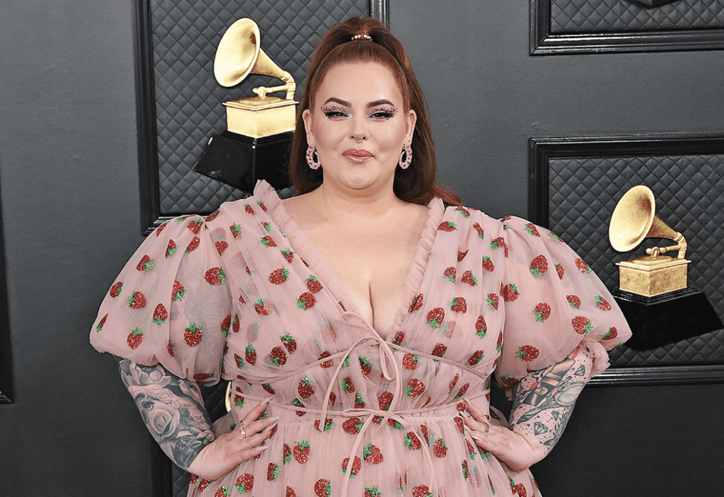 Tess Holliday Shares She’s ‘Anorexic and in Recovery’ ‘I’m Not Ashamed(02)