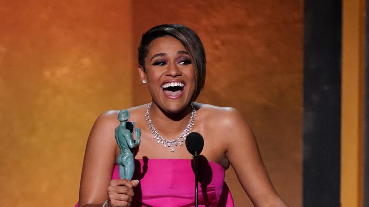 2022 SAG Awards: Ariana DeBose Makes LGBTQ+ History [Video] | lovebscott.com