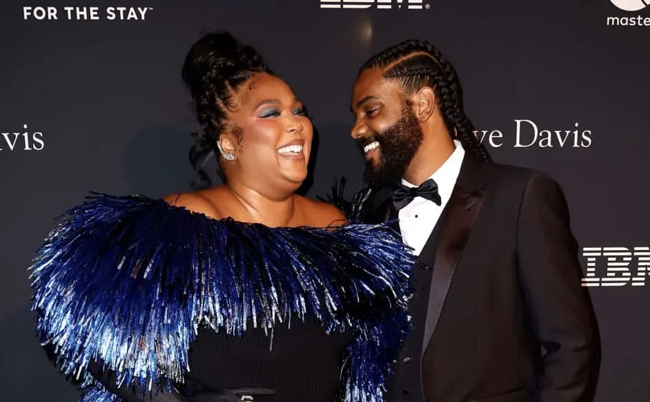 Lizzo Asks Fans to Bring Posters of Her Boyfriend Instead of Chris Evans to Her Shows & They Oblige [Video]