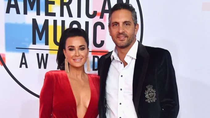 ‘RHOBH’ Season 13 Resumes Filming To Pick Up Kyle Richards & Mauricio Umansky’s Marital Scandal