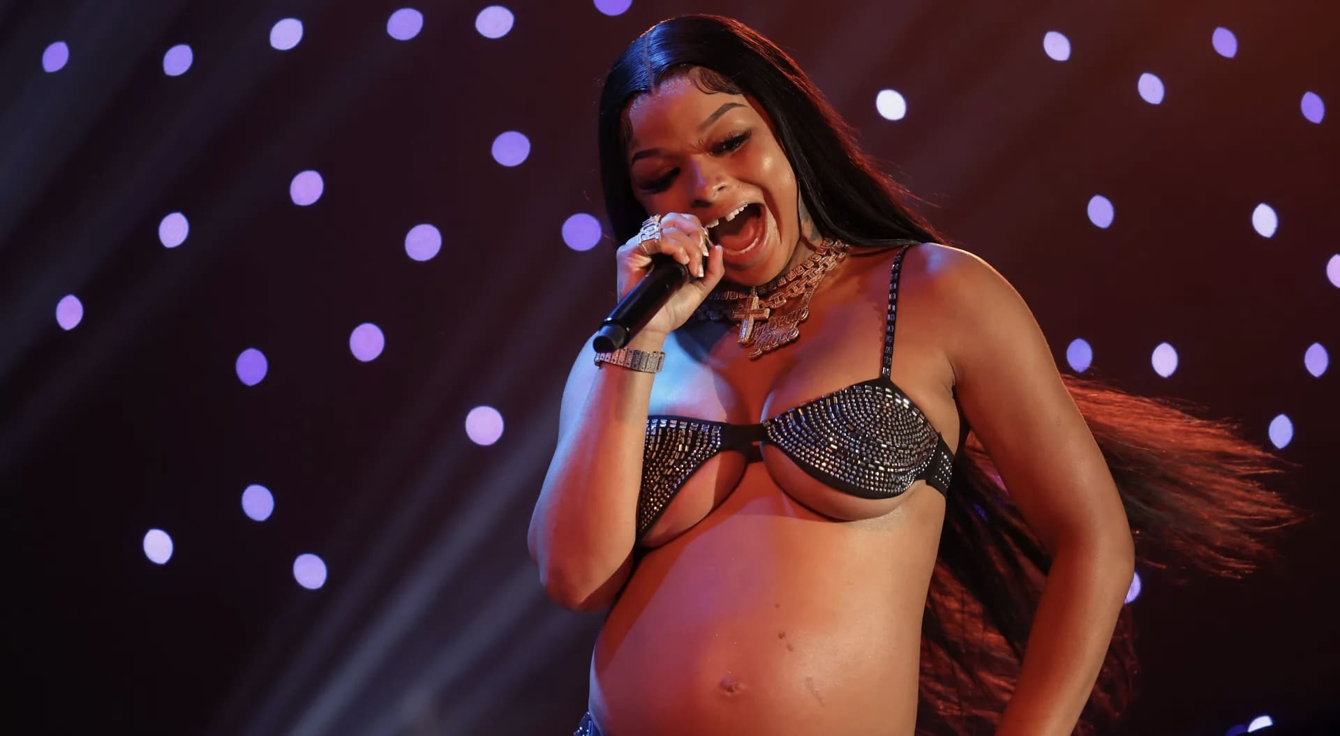 Chrisean Rock Gets Dragged For Smoking During Pregnancy On “Crazy In Love” [Photos + Video]