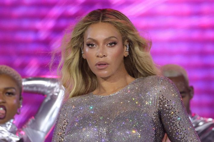 Beyonce asks fans to wear silver for final 'Renaissance' tour dates