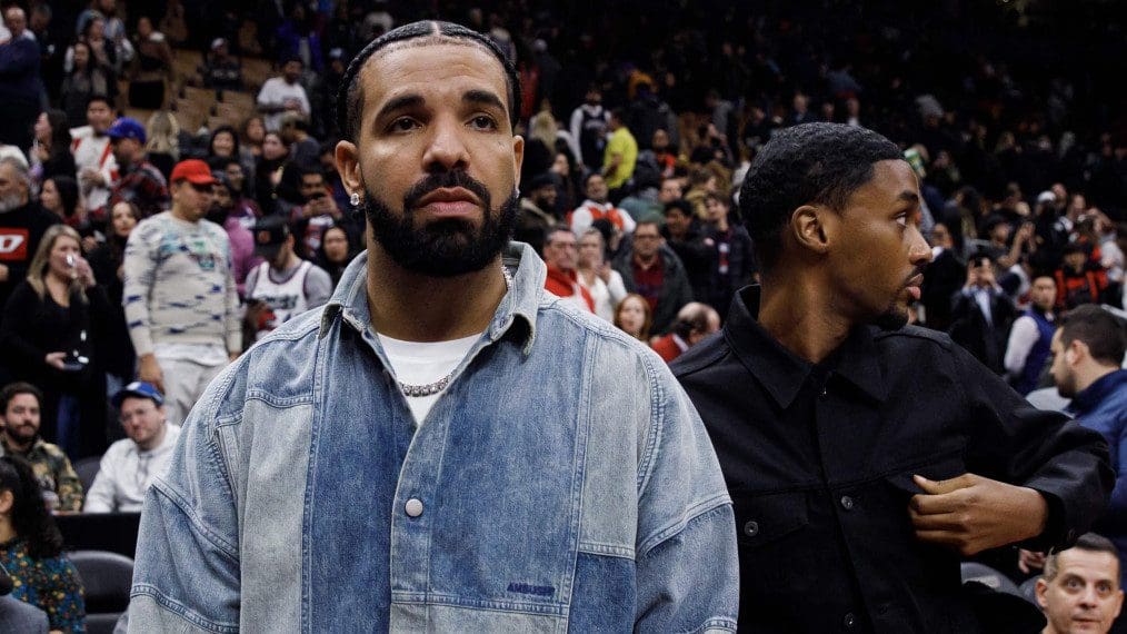 Drake Shows Off Massive Bra Collection From “It’s All A Blur Tour” [Photo]