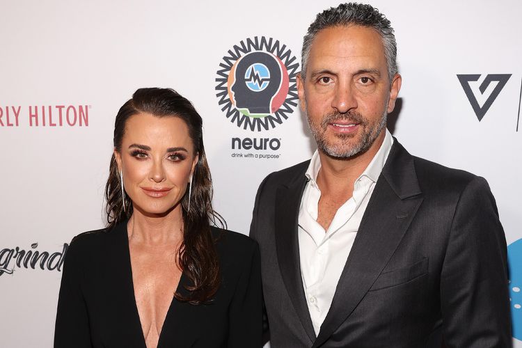 RHOBH Husband Mauricio Umansky Insists He and Kyle Richards Are ‘Not Separated’ and ‘Quietly’ Fighting for Their Marriage