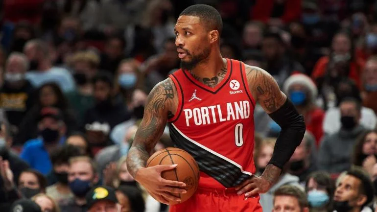 Damian Lillard Traded by Blazers to Bucks in 3-Team Deal Involving Suns