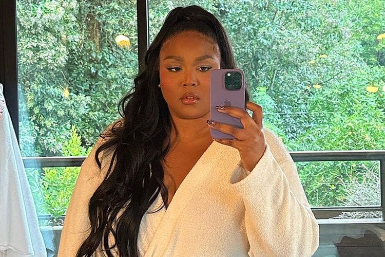 Lizzo Opens Up About “Working On Herself,” Trust Issues & New Music [Photo]