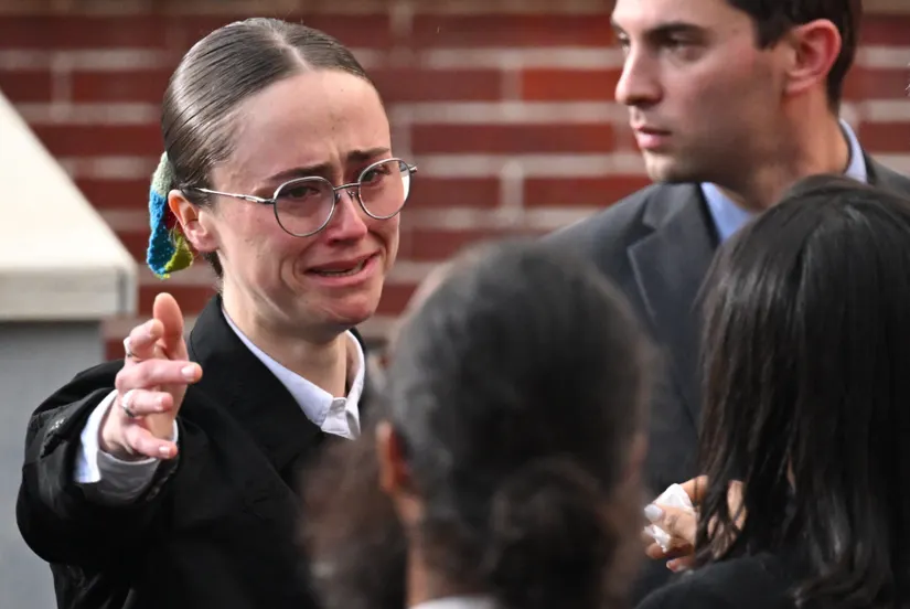 Kamala Harris’ Stepdaughter Ella Emhoff Slams Rumors of Mental Breakdown and Hospitalization Following Election Loss [Photos]