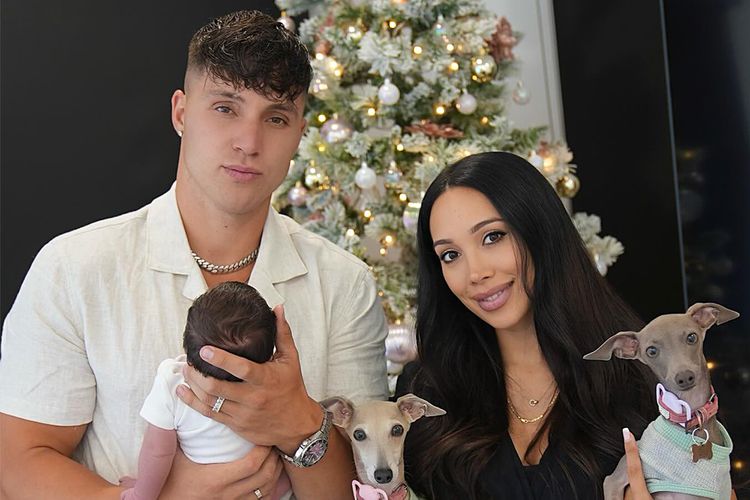 OnlyFans Model Scarlet Vas Welcomes Baby with Her Stepbrother: ‘Christmas Miracle’