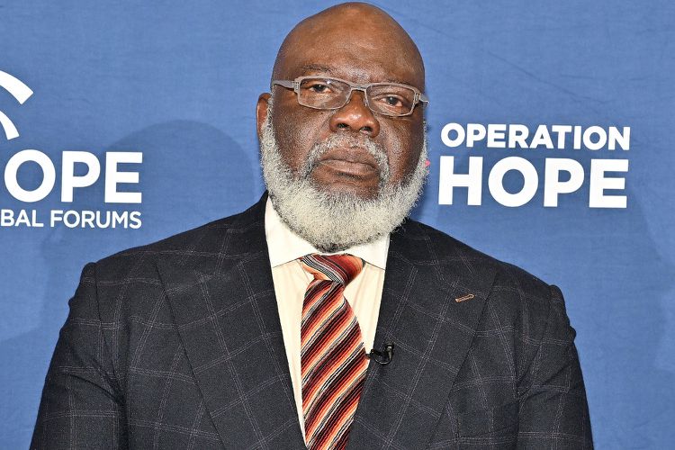 Bishop T.D. Jakes Reveals He Underwent Emergency Surgery After Health Incident: ‘You’re Looking at a Miracle’ [Video]