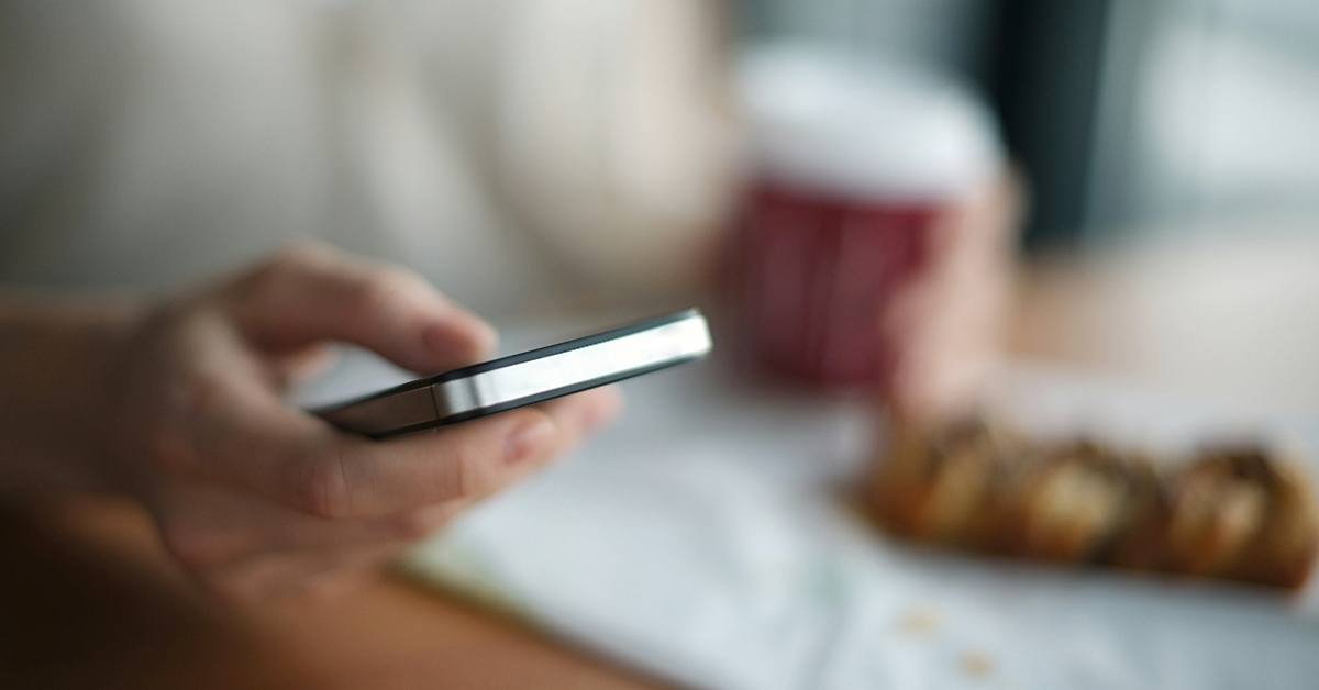 Man using app