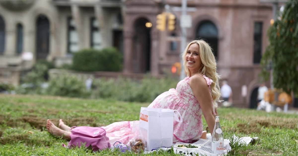 Anna Camp filming her final day of "You". 