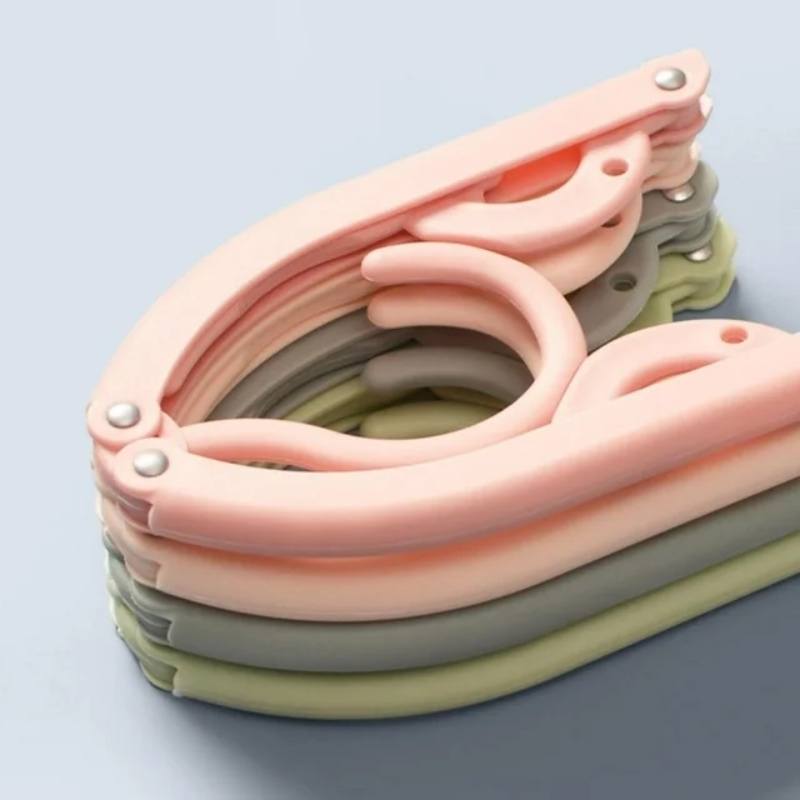 foldable travel hangers