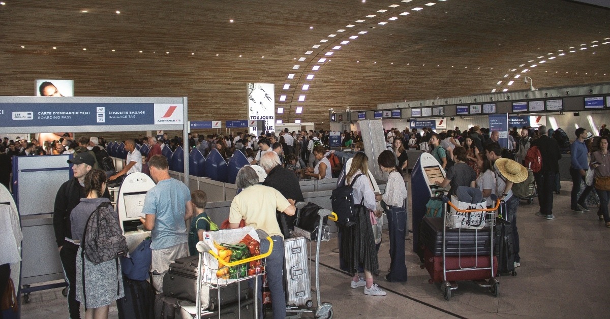 airport check-in line