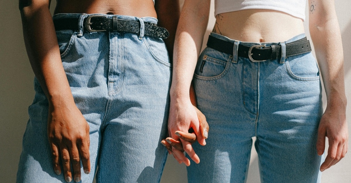 lesbian couple holding hands
