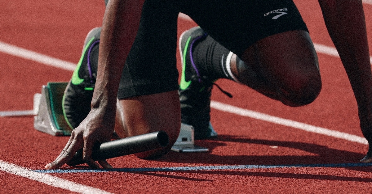 Track athlete preparing for race