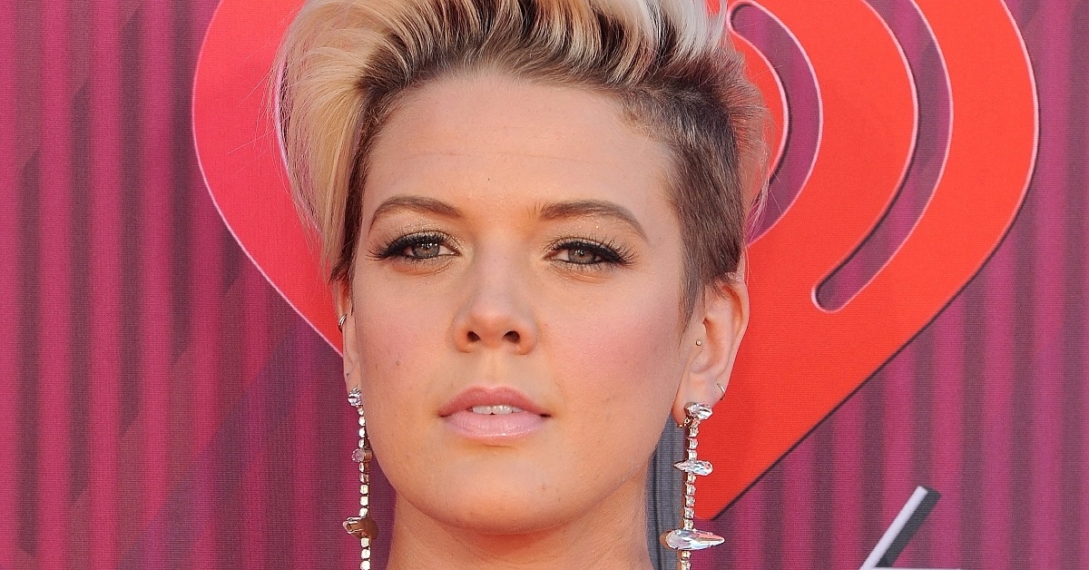 Betty Who attends the iHeartRadio Awards