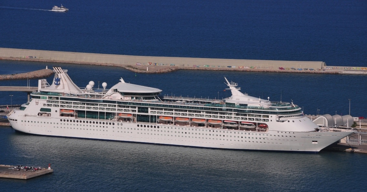 cruise ship sets sail