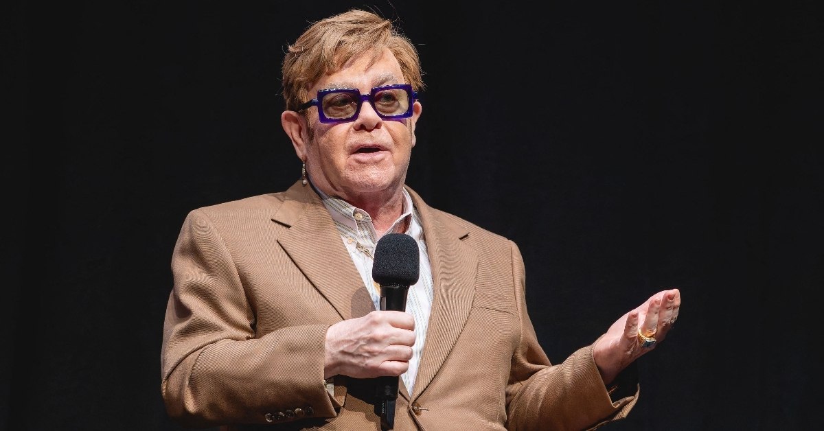 Elton John speaks to crowd