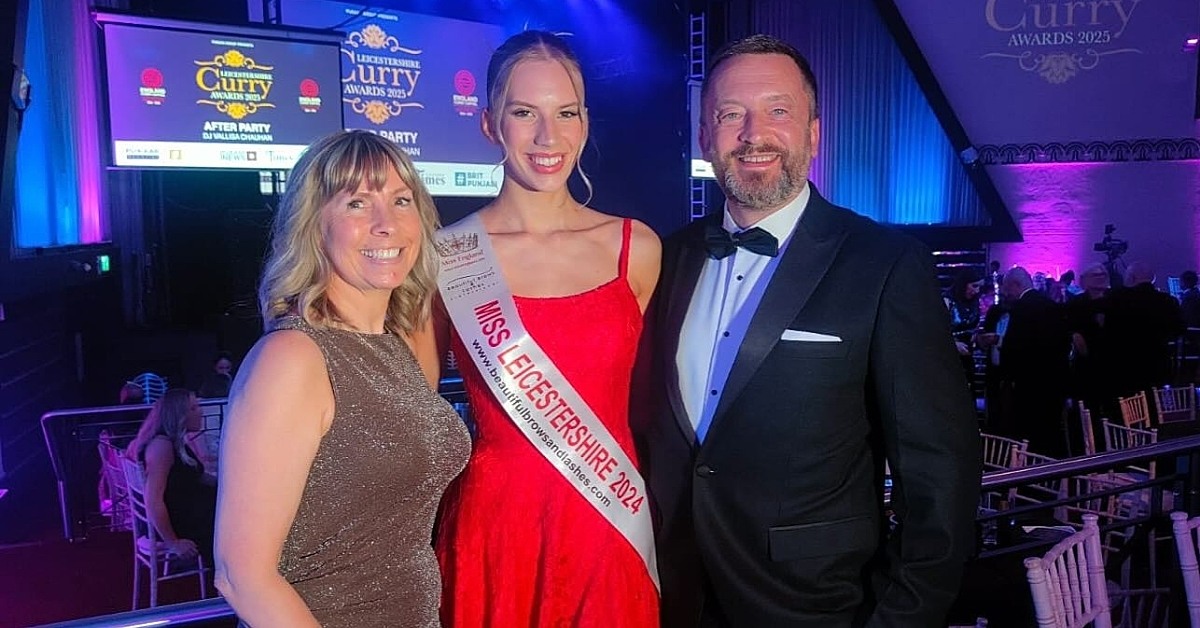 Grace Richardson poses with her parents