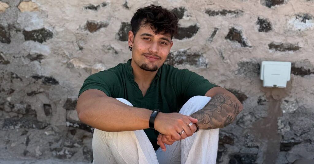 Zelah poses for a photo on Instagram