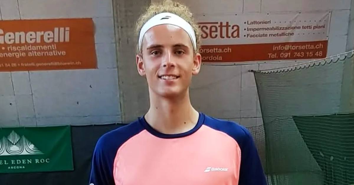 Mika Brunold poses after match win