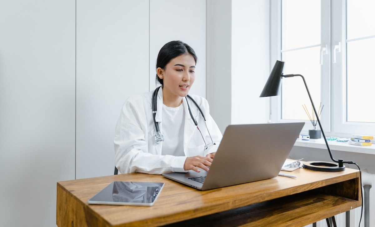 Doctor online.